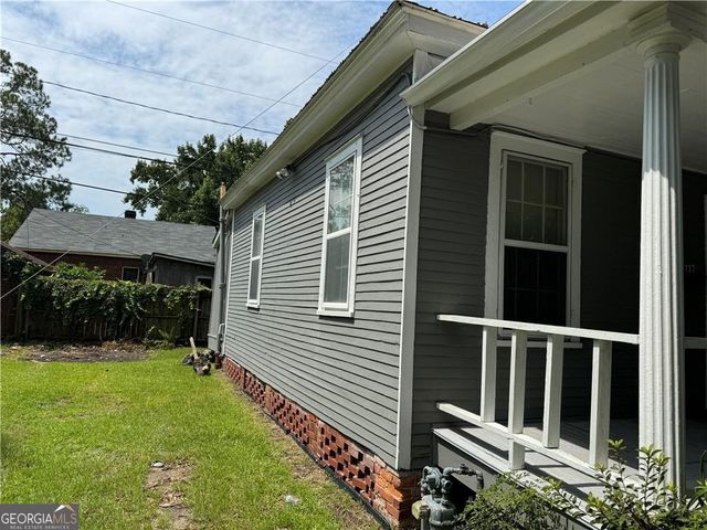 737 E 37th Street, Savannah, GA 31401