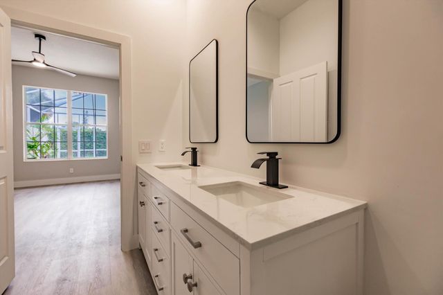 1082 Bedford Avenue, Palm Beach Gardens, FL 33403