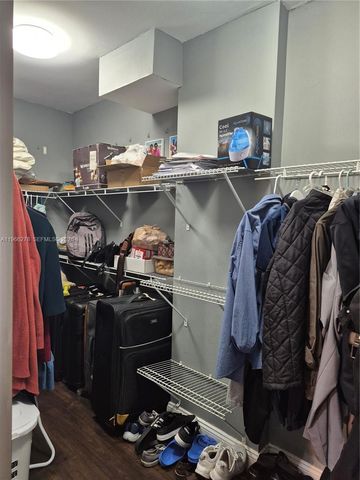 4001 Hillcrest Dr 416, Hollywood, FL 33021