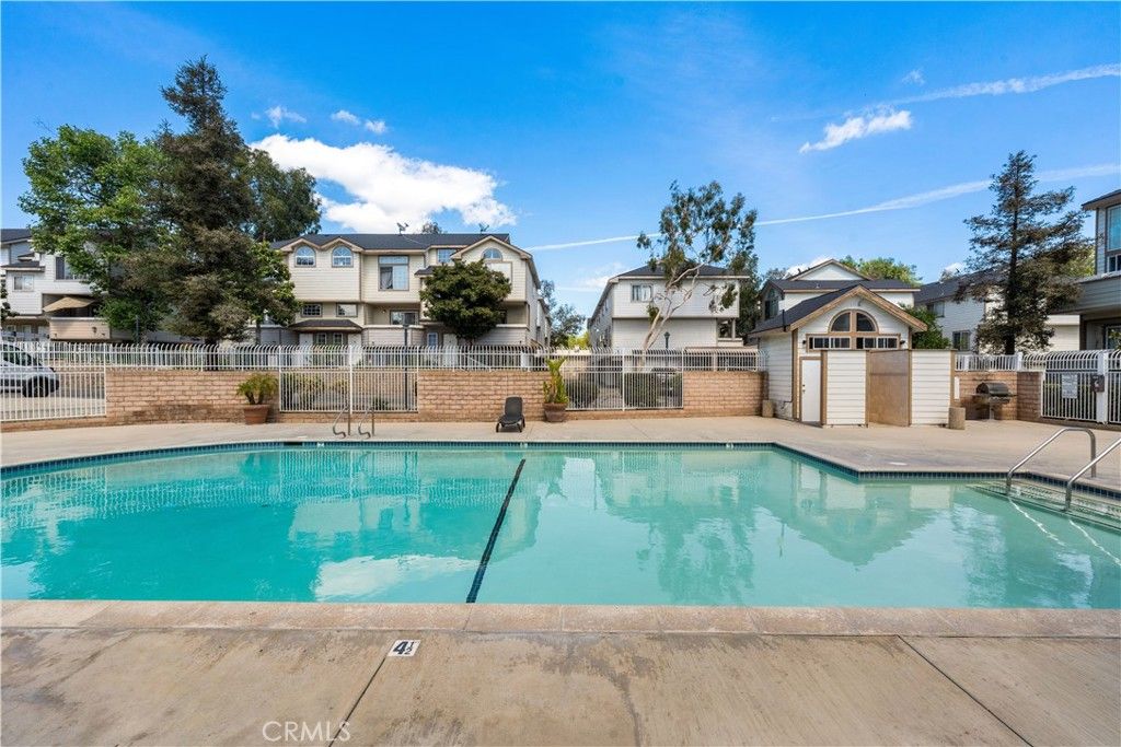 Image 17 of property listing at 11150 Glenoaks 38, Pacoima, CA 91331