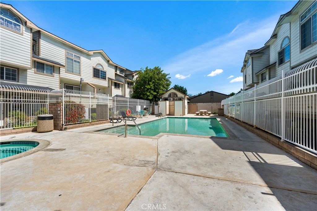 Image 20 of property listing at 11150 Glenoaks 38, Pacoima, CA 91331