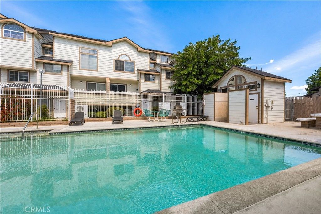 Image 21 of property listing at 11150 Glenoaks 38, Pacoima, CA 91331