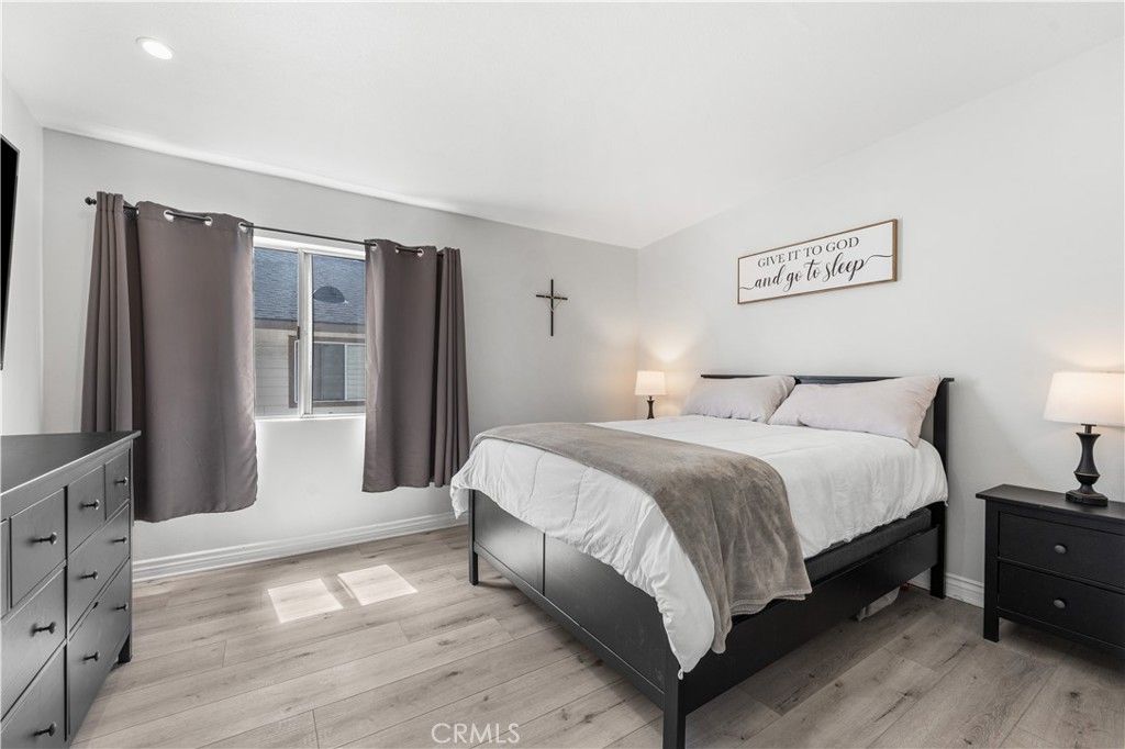 Image 9 of property listing at 11150 Glenoaks 38, Pacoima, CA 91331