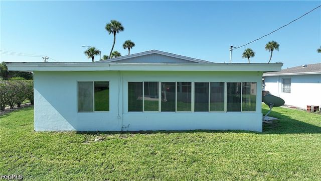 2201 Croton CT, Lehigh Acres, FL 33936