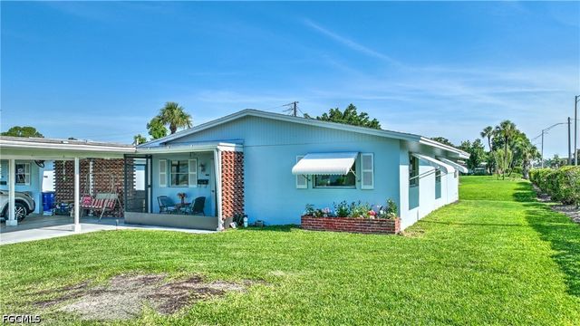 2201 Croton CT, Lehigh Acres, FL 33936