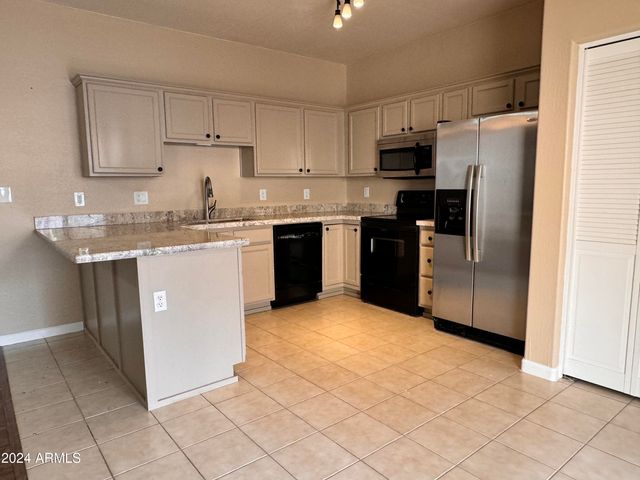2300 E MAGMA Road 83, San Tan Valley, AZ 85143