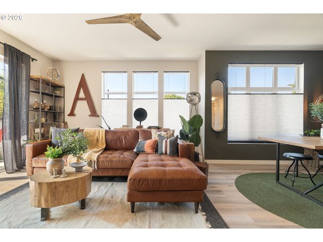 425 Ne BRYANT St 104, Portland, OR 97211