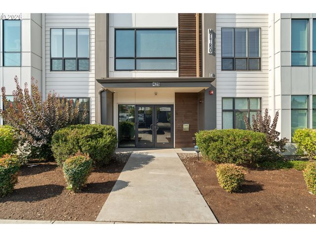 425 Ne BRYANT St 104, Portland, OR 97211