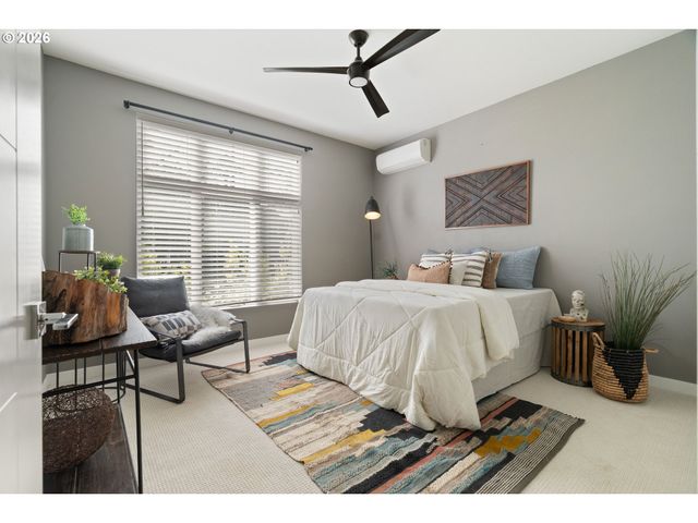 425 Ne BRYANT St 104, Portland, OR 97211