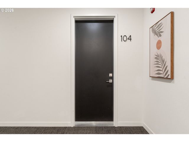 425 Ne BRYANT St 104, Portland, OR 97211
