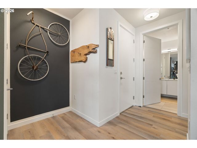 425 Ne BRYANT St 104, Portland, OR 97211