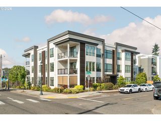 425 Ne BRYANT St 104, Portland, OR 97211