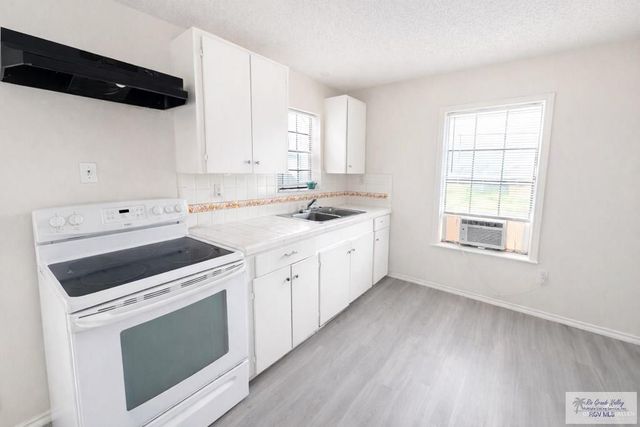 1721 N 11th Street, Mcallen, TX 78501