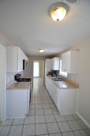 821 Rea Avenue, Lancaster, TX 75146