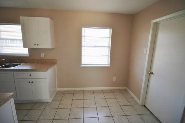 821 Rea Avenue, Lancaster, TX 75146