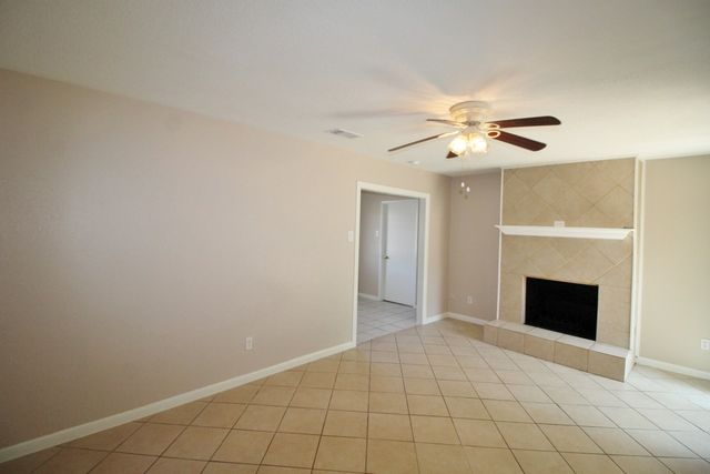 821 Rea Avenue, Lancaster, TX 75146