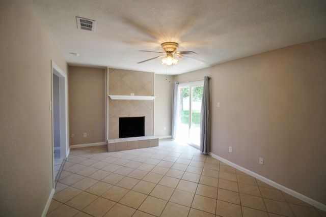 821 Rea Avenue, Lancaster, TX 75146