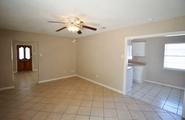 821 Rea Avenue, Lancaster, TX 75146