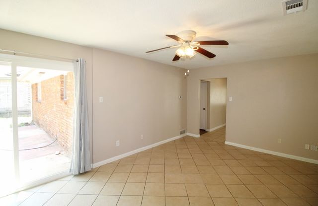 821 Rea Avenue, Lancaster, TX 75146