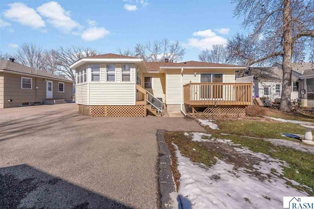 511 Harrison Avenue, North Mankato, MN 56003