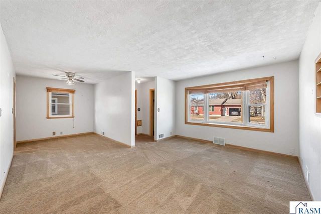 511 Harrison Avenue, North Mankato, MN 56003