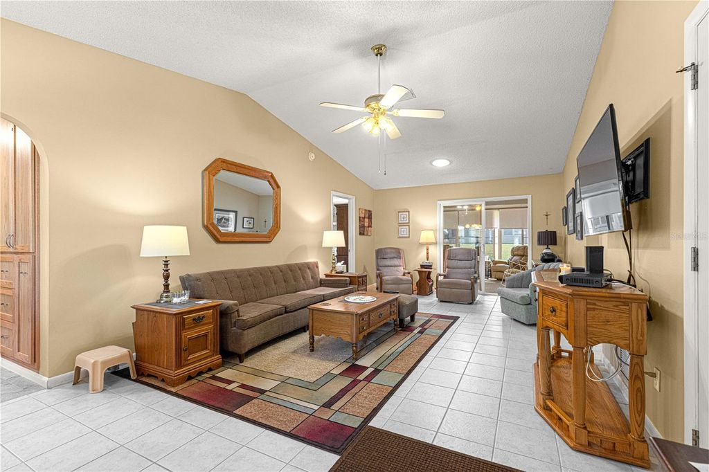 Image 11 of property listing at 9335 SW 85TH TERRACE A, Ocala, FL 34481