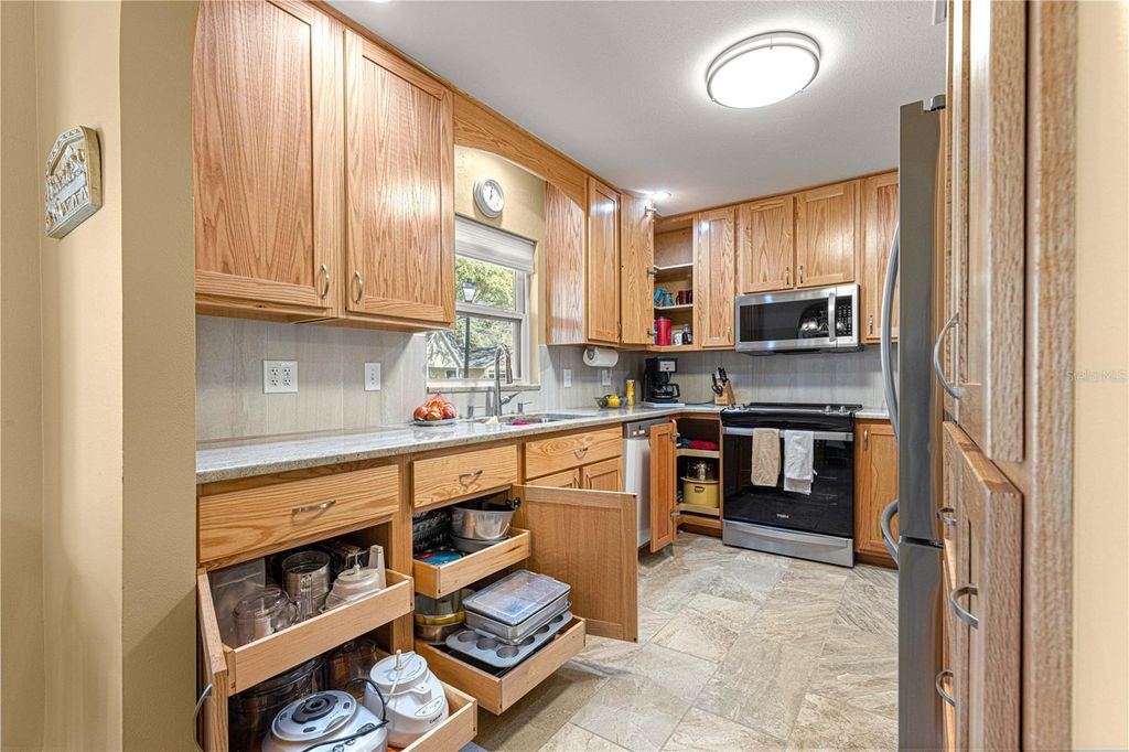 Image 15 of property listing at 9335 SW 85TH TERRACE A, Ocala, FL 34481