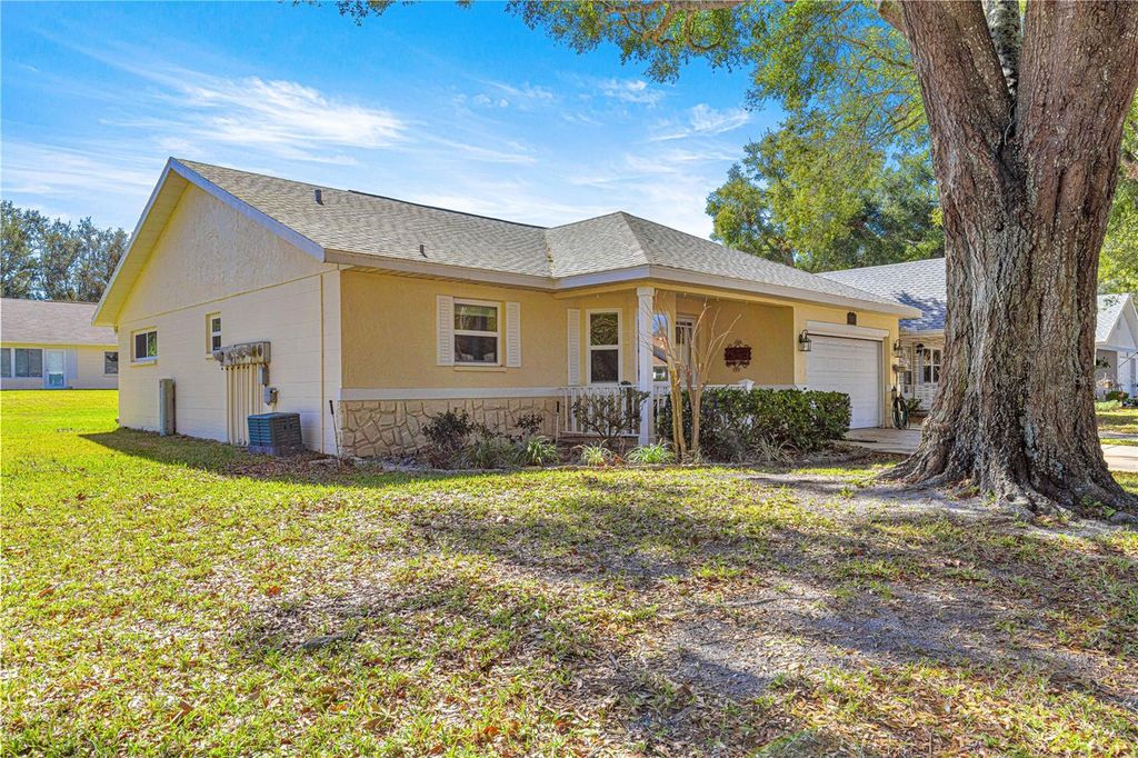 Image 5 of property listing at 9335 SW 85TH TERRACE A, Ocala, FL 34481