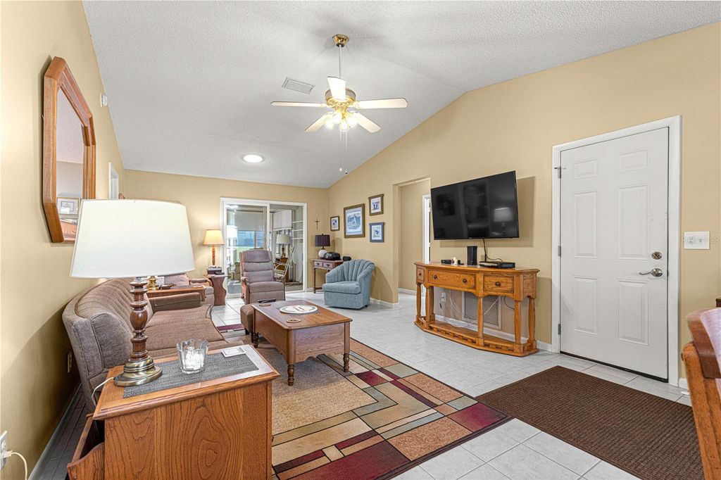 Image 8 of property listing at 9335 SW 85TH TERRACE A, Ocala, FL 34481