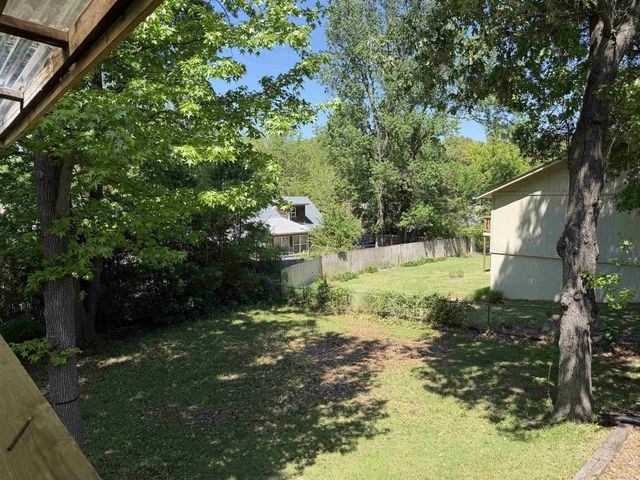 201 Cater Dr, Jonesboro, AR 72405