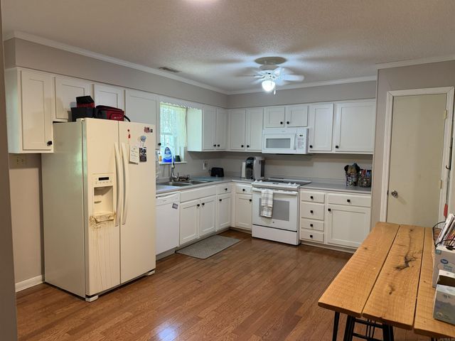 201 Cater Dr, Jonesboro, AR 72405