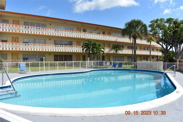 11840 NE 19th Drive 14, North Miami, FL 33181