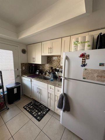 11840 NE 19th Drive 14, North Miami, FL 33181