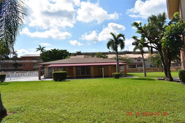11840 NE 19th Drive 14, North Miami, FL 33181