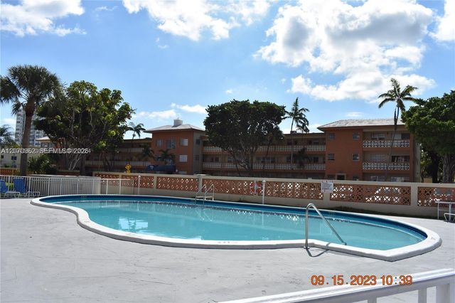 11840 NE 19th Drive 14, North Miami, FL 33181