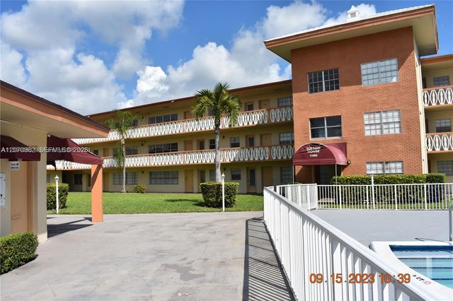 11840 NE 19th Drive 14, North Miami, FL 33181