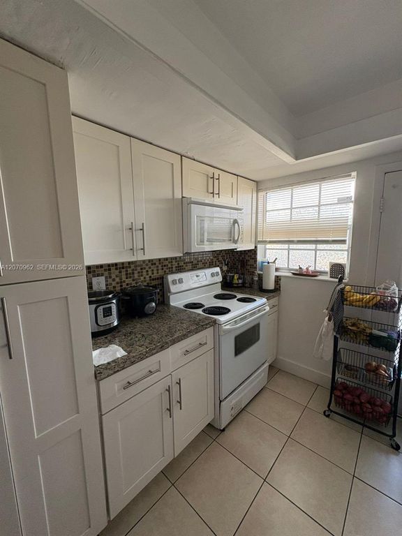 11840 NE 19th Drive 14, North Miami, FL 33181