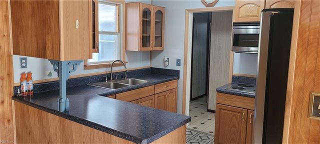 3772 Larkin ST, Norfolk, VA 23513