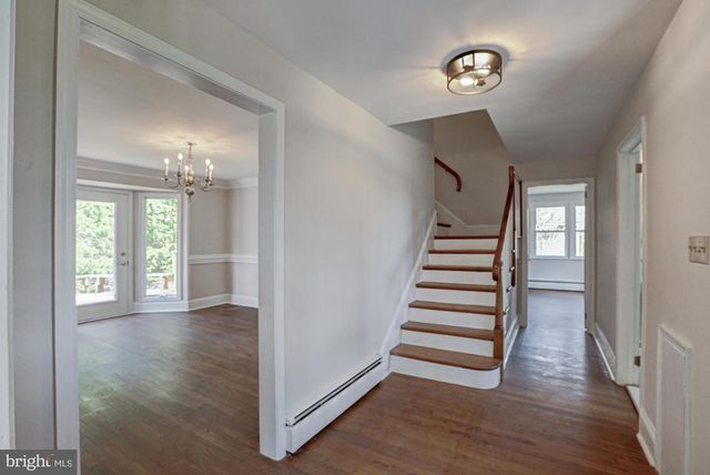 520 CLARKS LN, West Chester, PA 19382