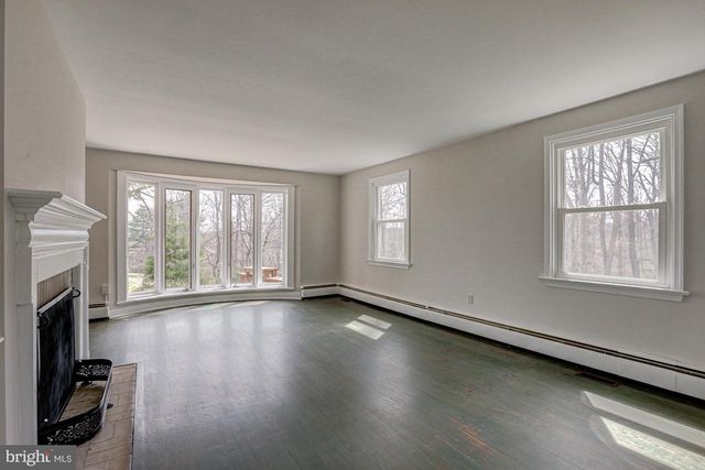 520 CLARKS LN, West Chester, PA 19382