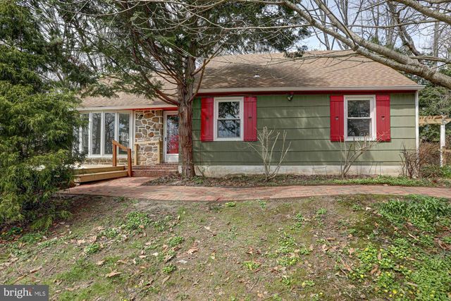 520 CLARKS LN, West Chester, PA 19382