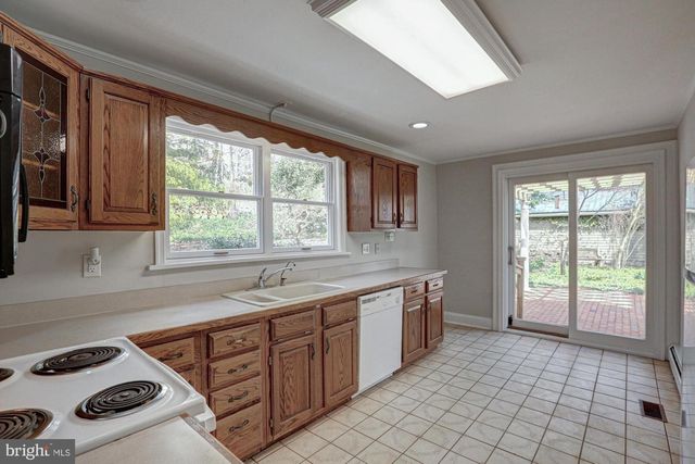 520 CLARKS LN, West Chester, PA 19382