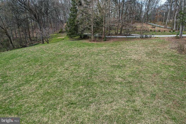 520 CLARKS LN, West Chester, PA 19382
