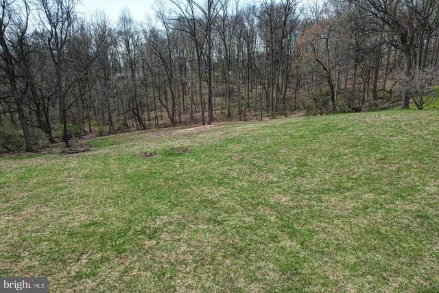 520 CLARKS LN, West Chester, PA 19382