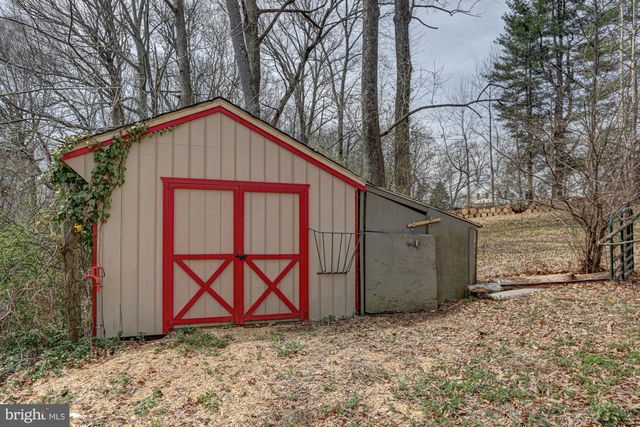 520 CLARKS LN, West Chester, PA 19382