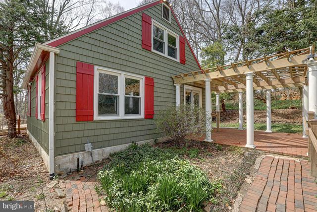 520 CLARKS LN, West Chester, PA 19382