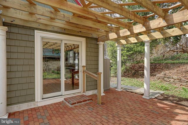 520 CLARKS LN, West Chester, PA 19382