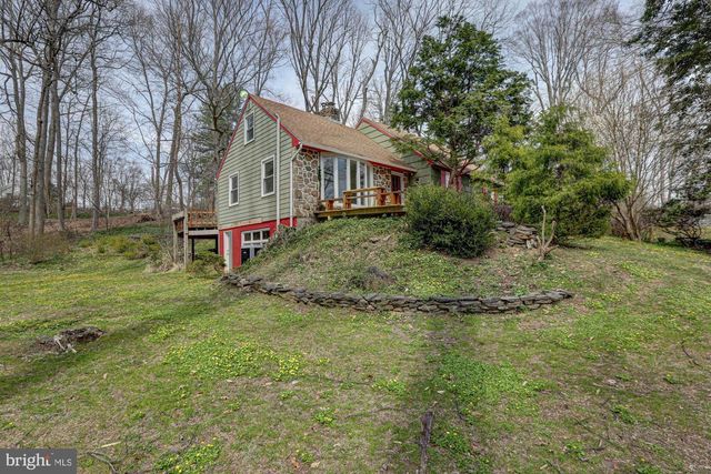 520 CLARKS LN, West Chester, PA 19382