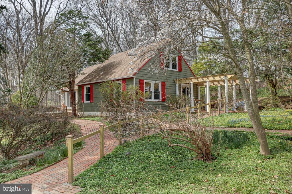 520 CLARKS LN, West Chester, PA 19382
