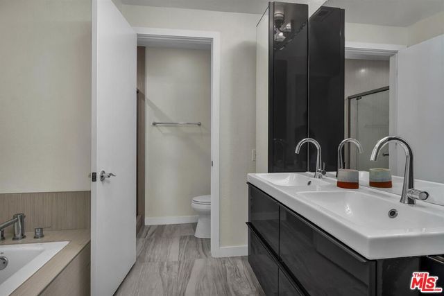 200 N Swall Drive 551, Beverly Hills, CA 90211